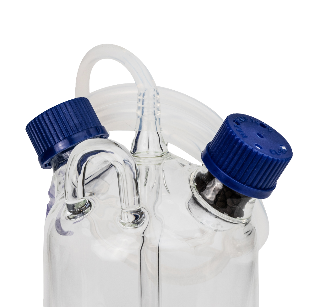 90 - Vet Fluid Bubbler cap and tubing close up